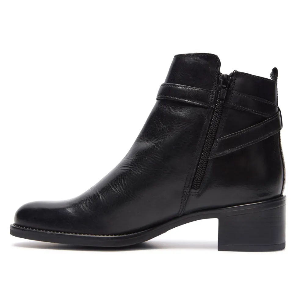 Almafi Black Leather Ankle Boots