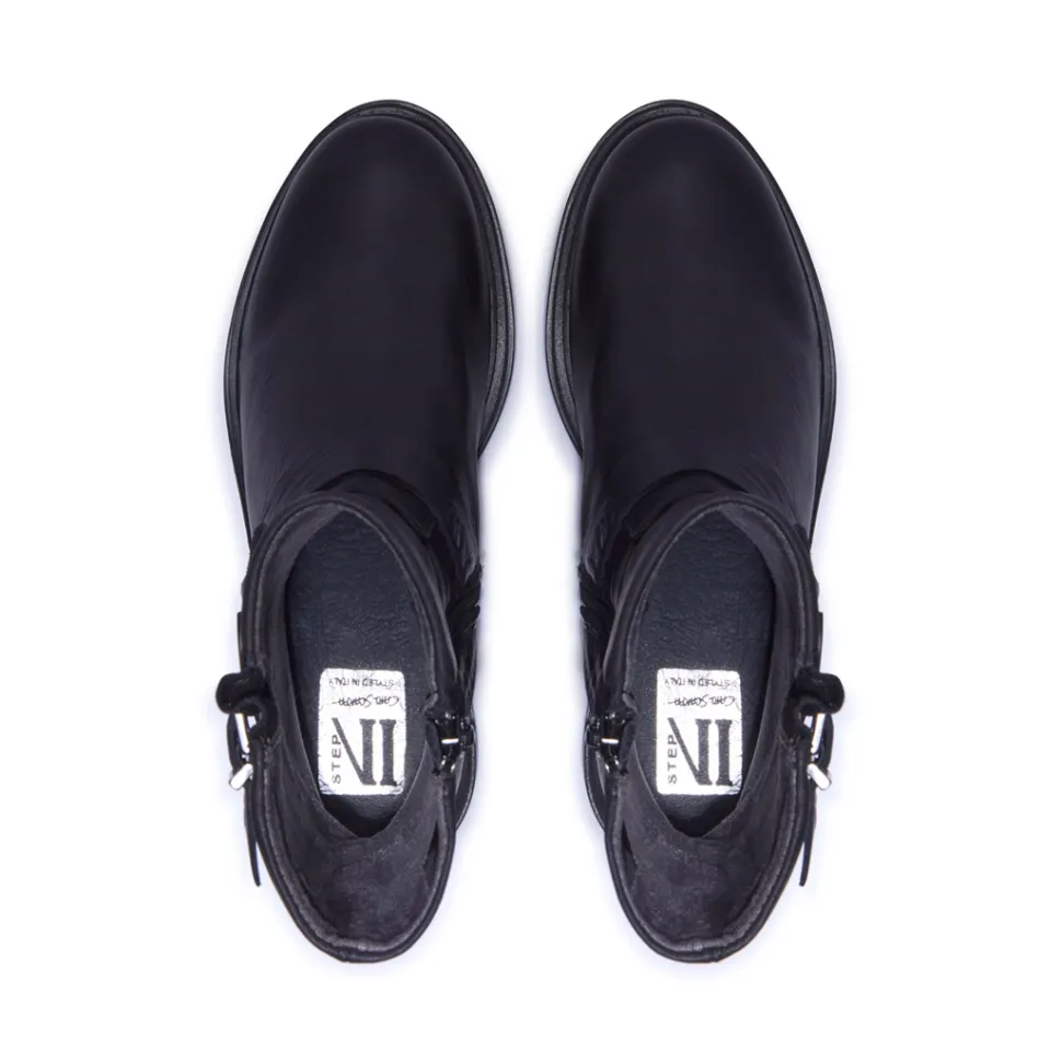 Molize Black Leather Ankle Boots