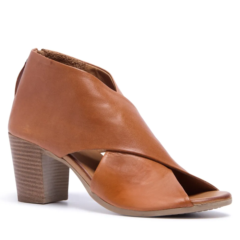 Piacere Tan Leather Crossover Sandals