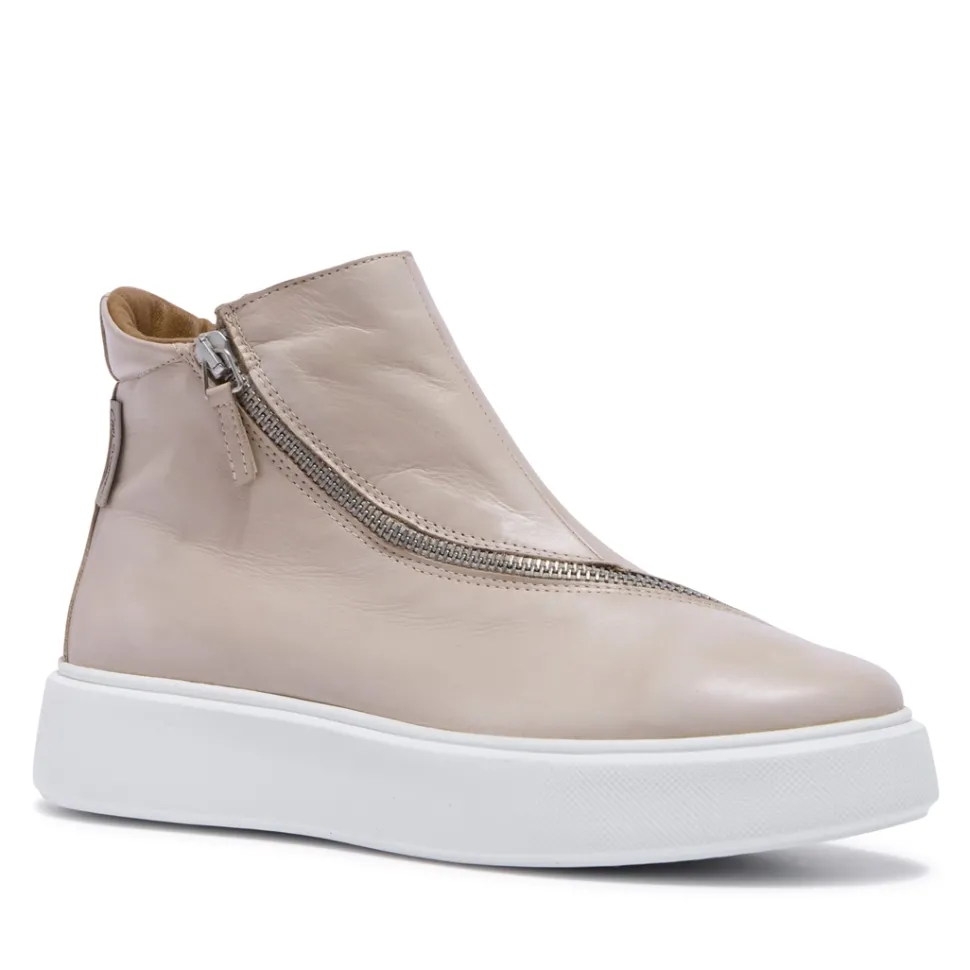 Serpa Beige Leather Trainers
