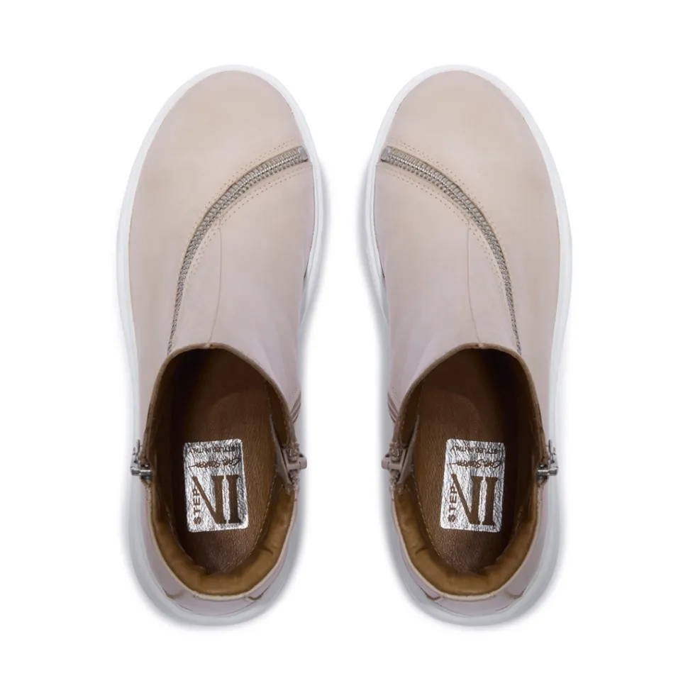 Serpa Beige Leather Trainers